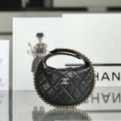 小香 23C早春 Pouch圓圈鏈條手拿包 黑色