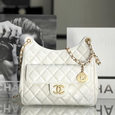 小香 23C早春新款天貓精靈 Hobo流浪包 中號白色