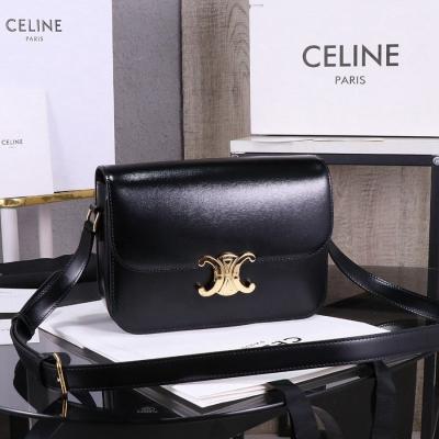 Triomphe 經典 斜背包 黑色