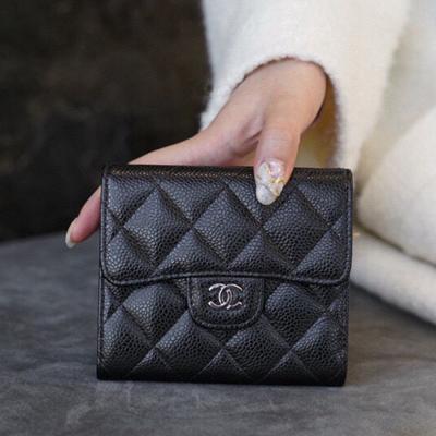 「Classic Flap」經典三折短夾 牛皮黑銀