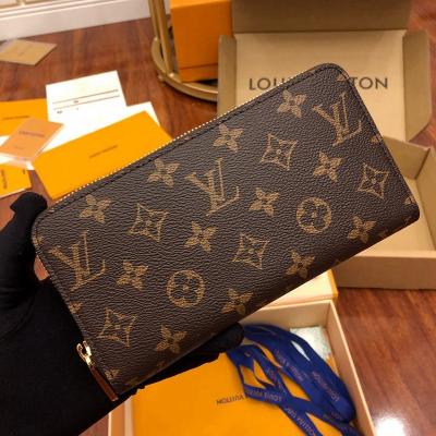 M42616 拉鏈錢包 棕色