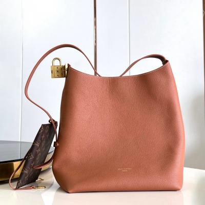 M24856 Low Key Hobo中號焦糖色