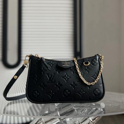 EASY POUCH ON STRAP 手袋M80349