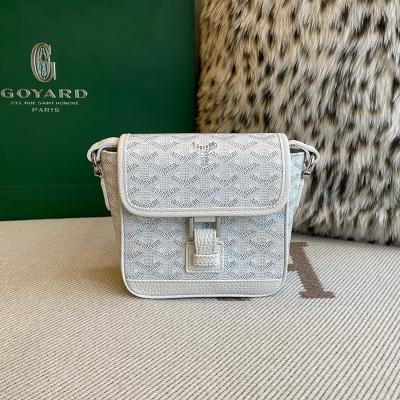 Beluga Mini斜背包