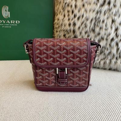 Beluga Mini斜背包