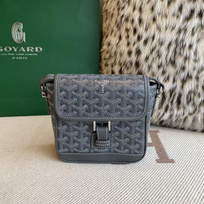 Beluga Mini斜背包