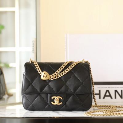 25C早春 愛心扣口蓋包 黑色 中號