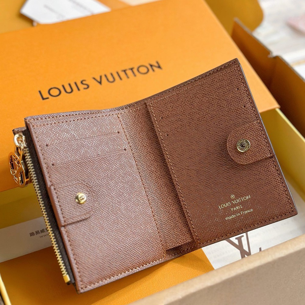 M83605 Lisa短夾老花_3