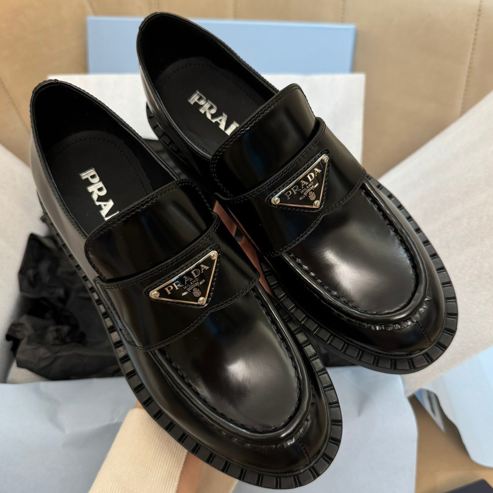 三角標經典款樂福鞋