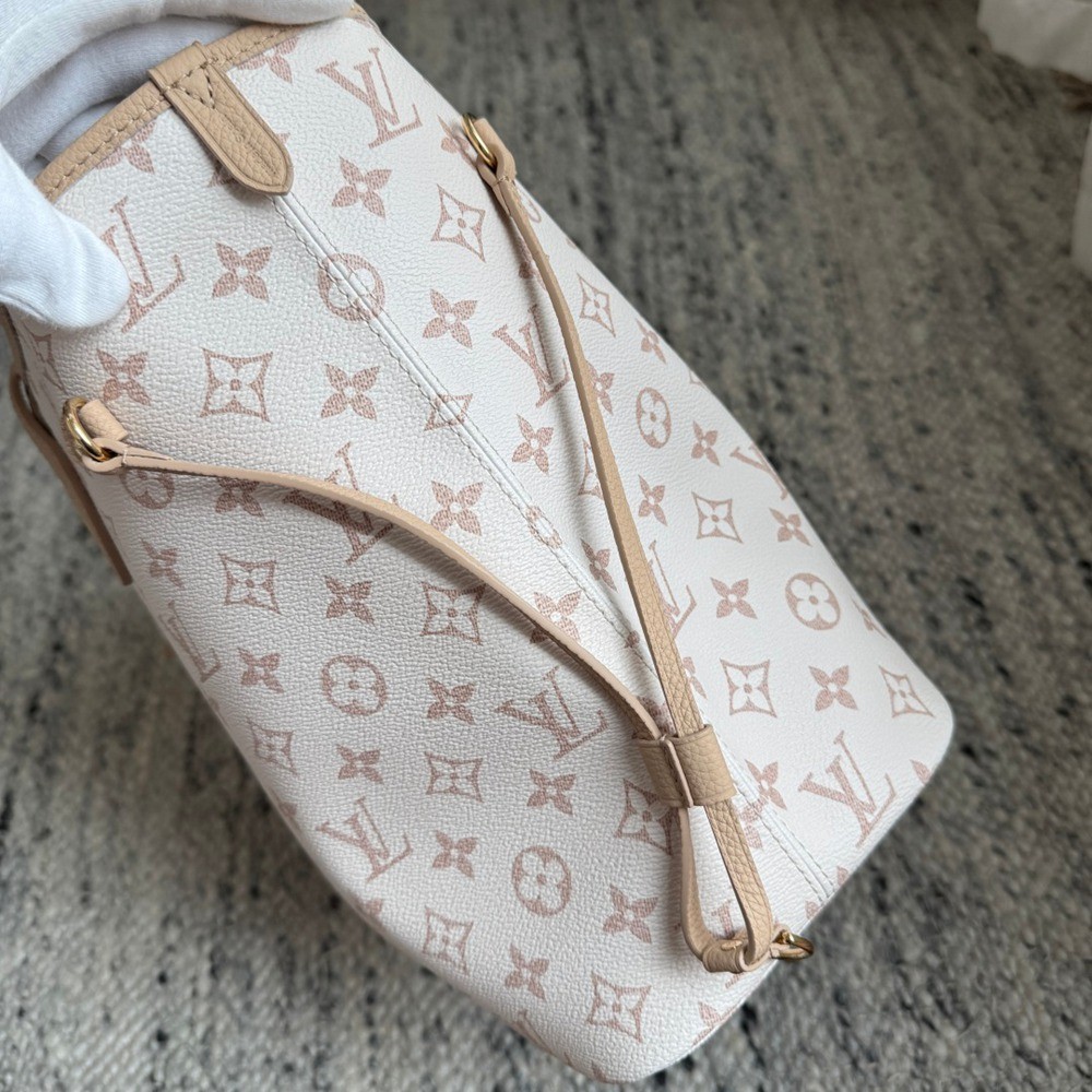 M25665 Neverfull Inside Out MM_9