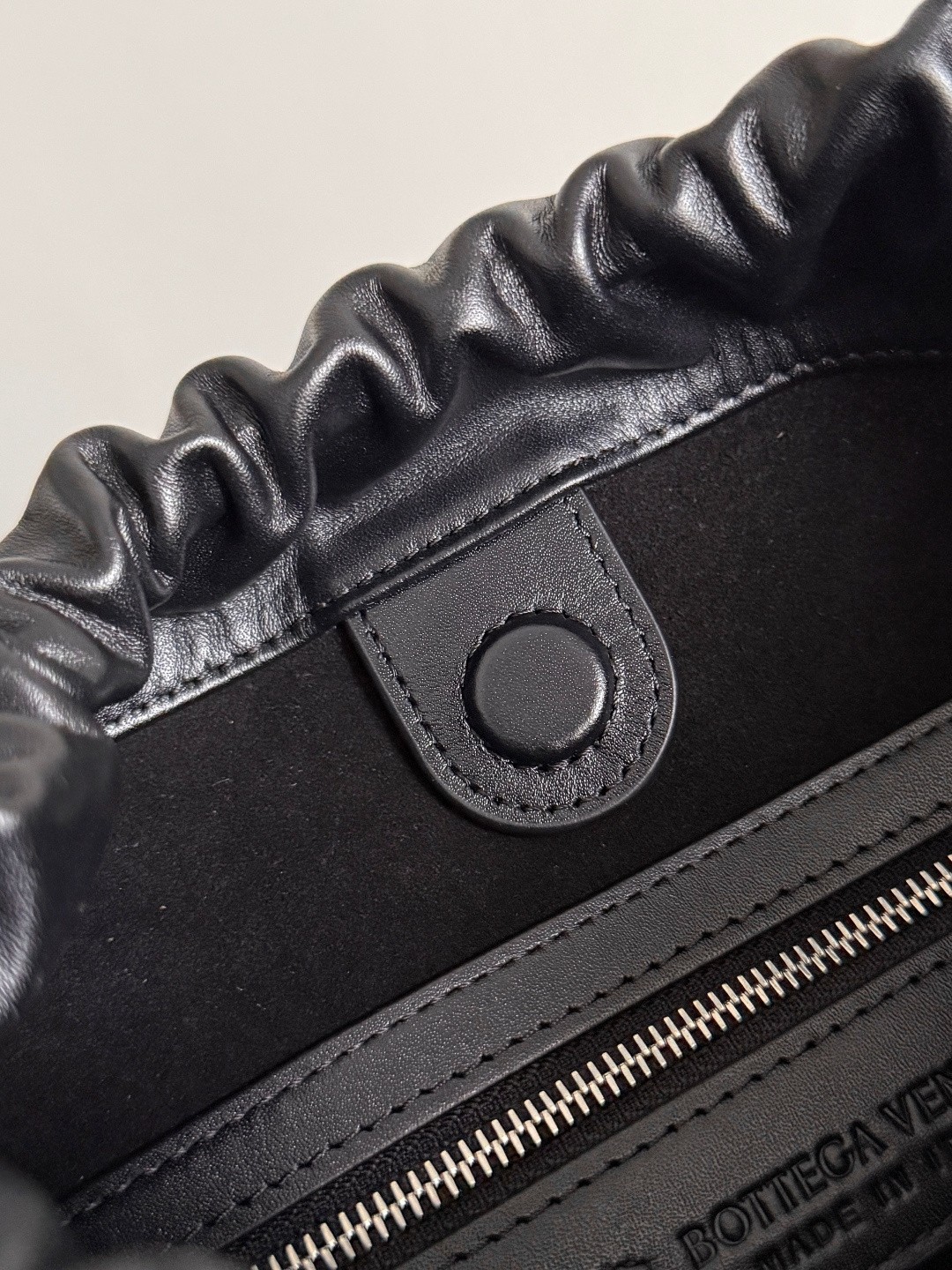 836020 Biblioteca Bucket水桶包黑色_11