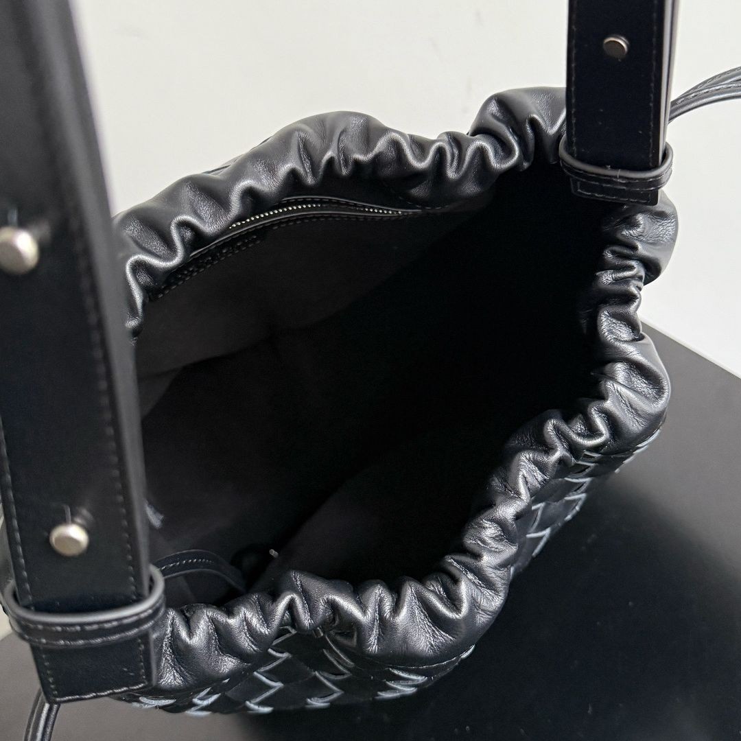 836020 Biblioteca Bucket水桶包黑色_9