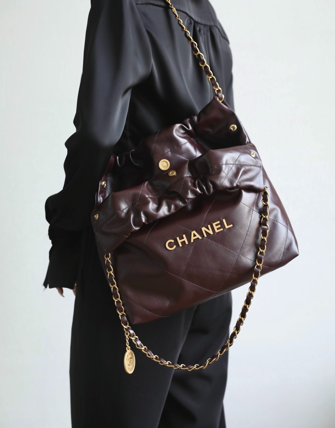 爆款22Bag小號巧克力色_9