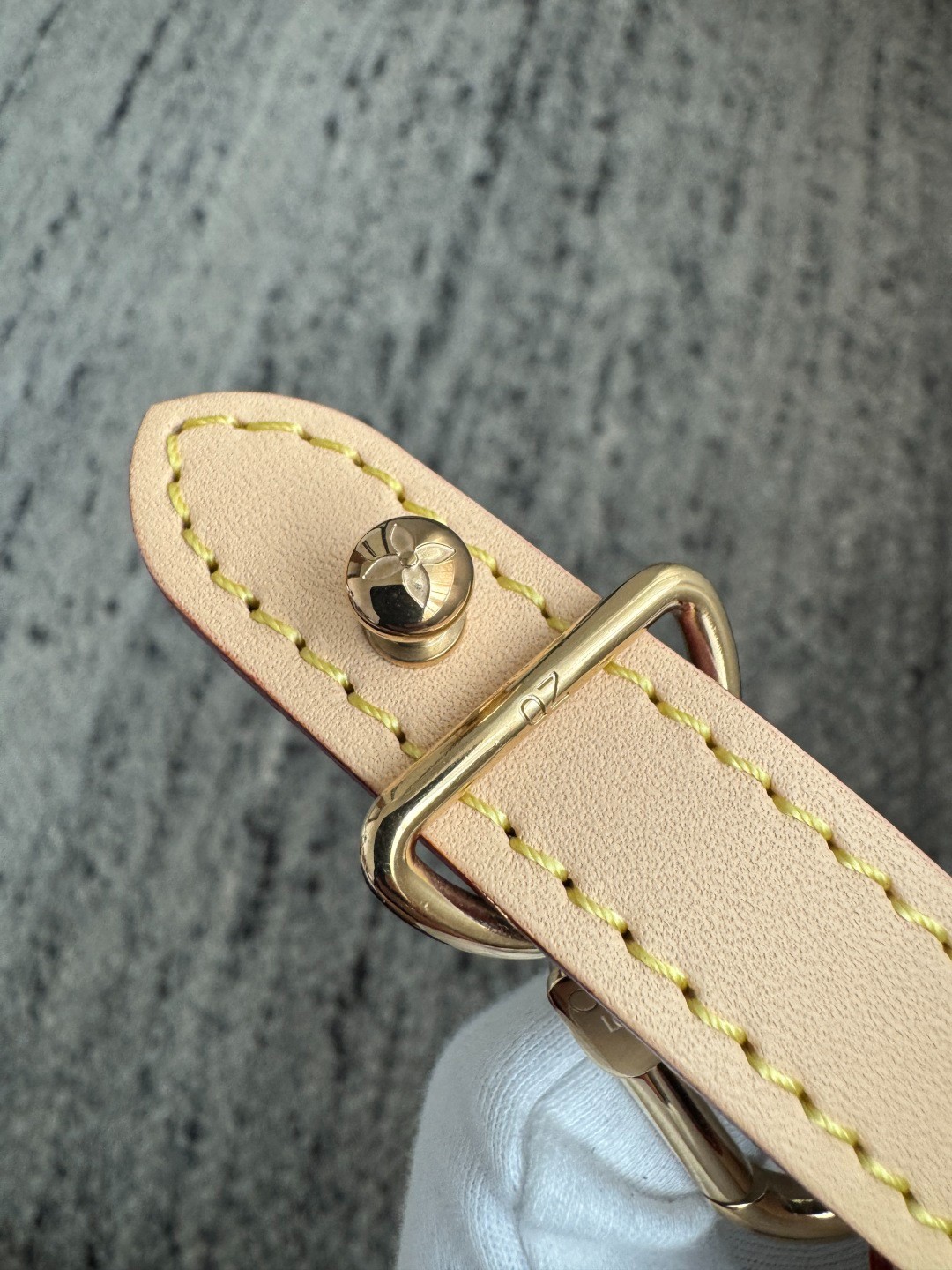 M26532 Lockit Pm 貝殼包_12