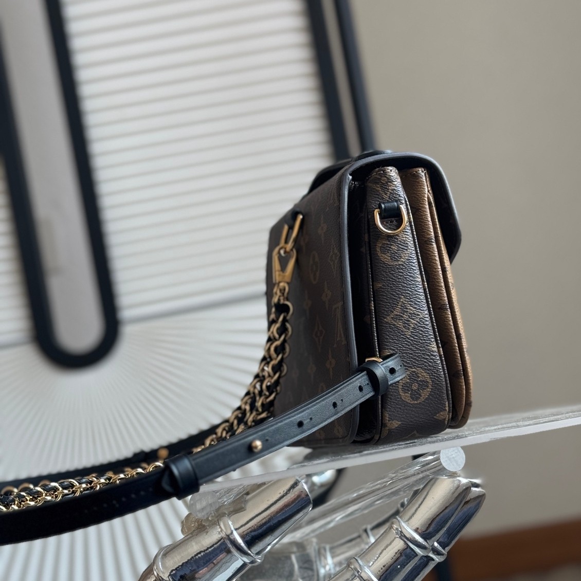 M11941 Pochette Métis後背包_4