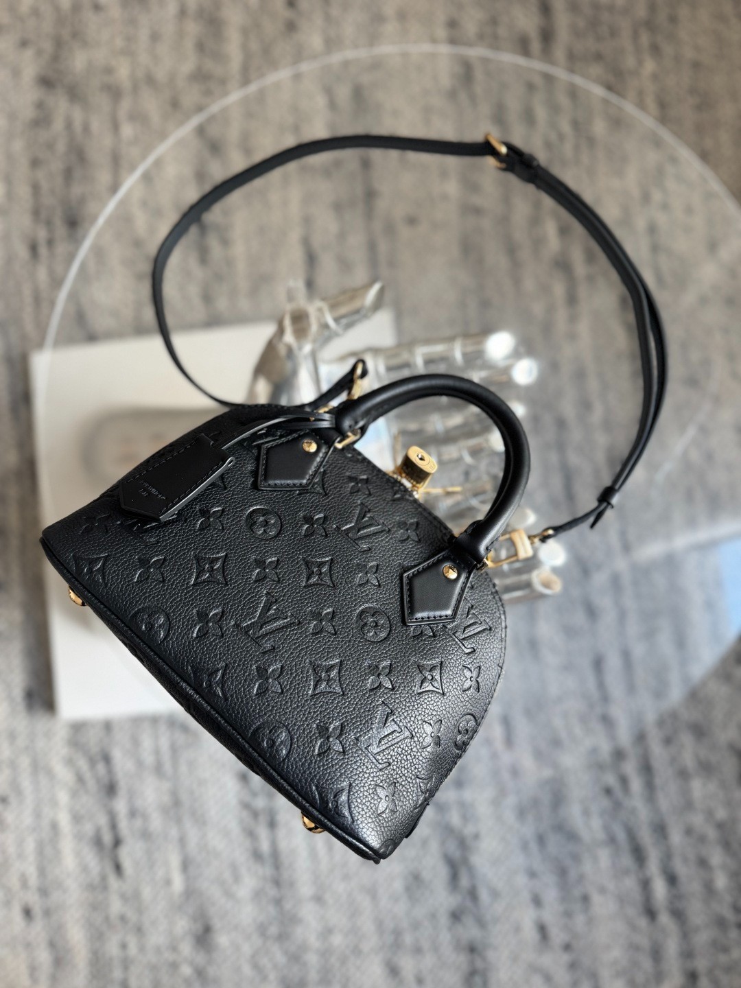 M26409 Alma BB 貝殼包_3