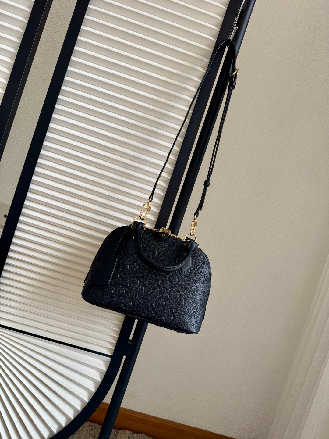 M26409 Alma BB 貝殼包_11