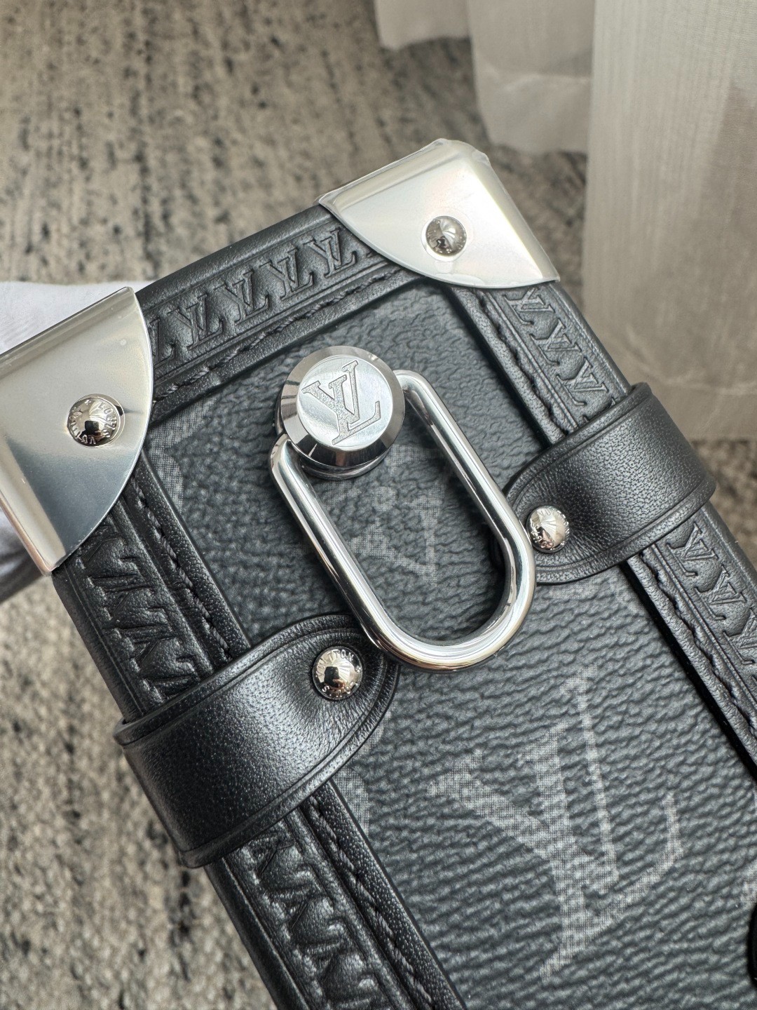 M26226 Side Trunk East West 中號 M26226 走秀軟盒子包_6