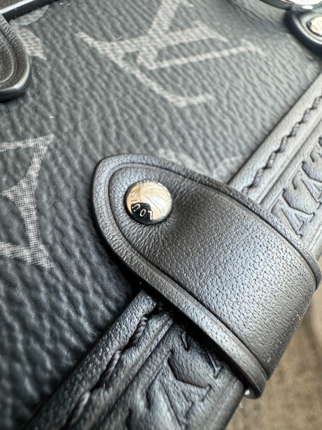 M26226 Side Trunk East West 中號 M26226 走秀軟盒子包_16