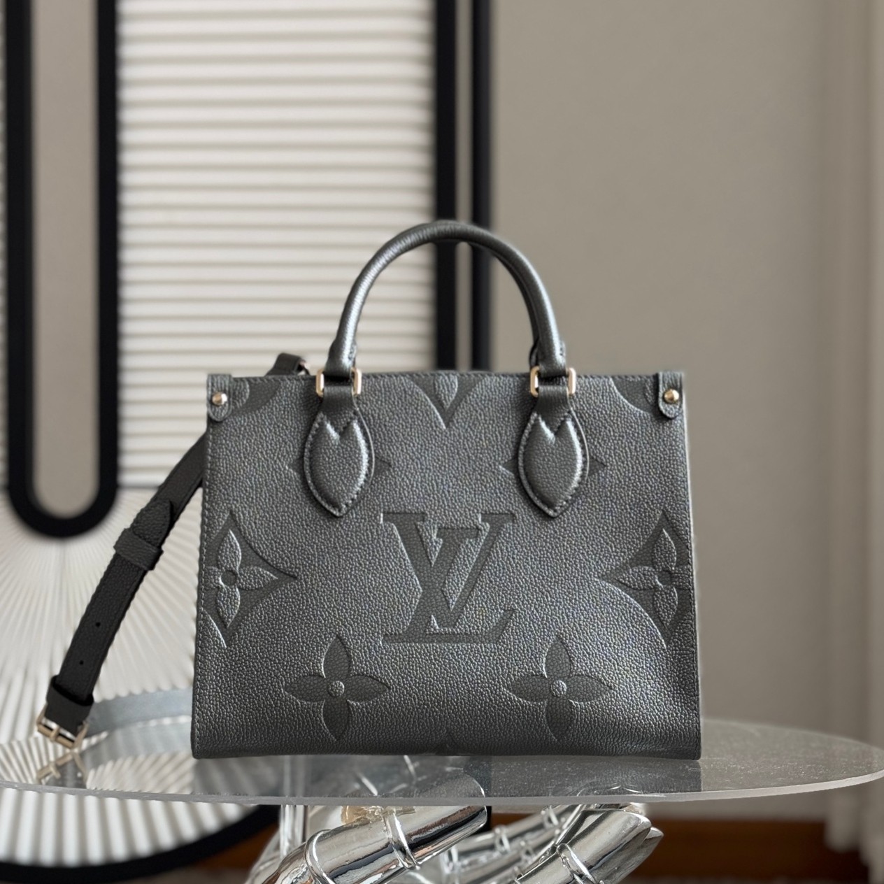 M12886 Onthego小號Tote包 鐵灰_8