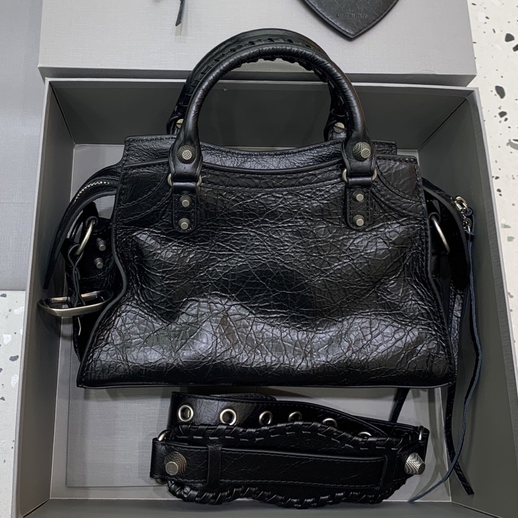 Neo cagole 油蠟黑銀扣機車包_5