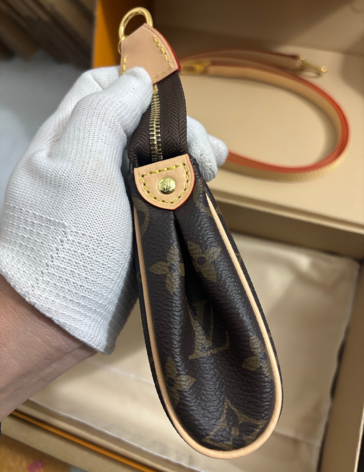 M95567 老花Eva晚宴包_4