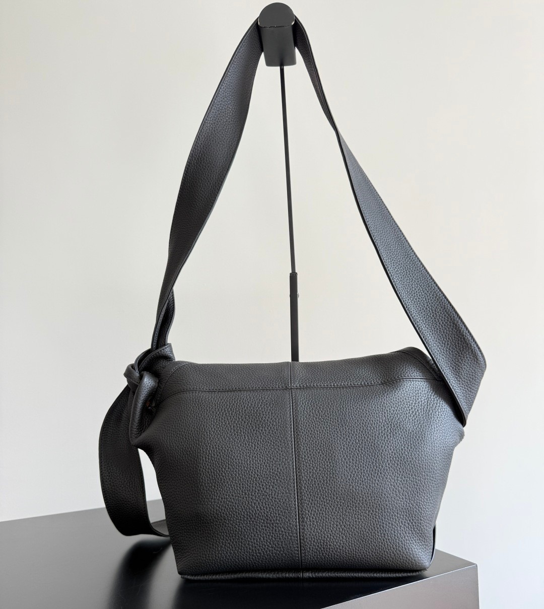 815807 Sawyer 小號牛皮款  荔枝紋黑色_5