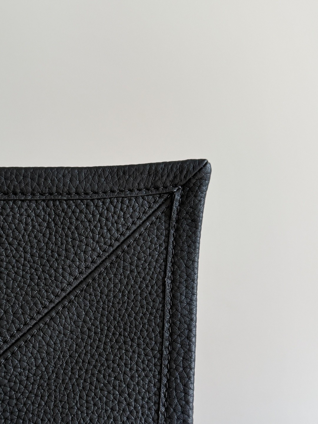 815807 Sawyer 小號牛皮款  荔枝紋黑色_9