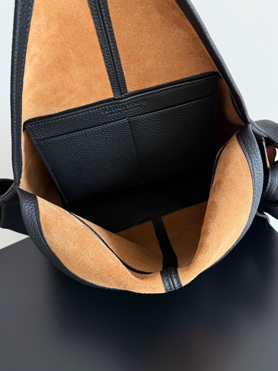 815807 Sawyer 小號牛皮款  荔枝紋黑色_11