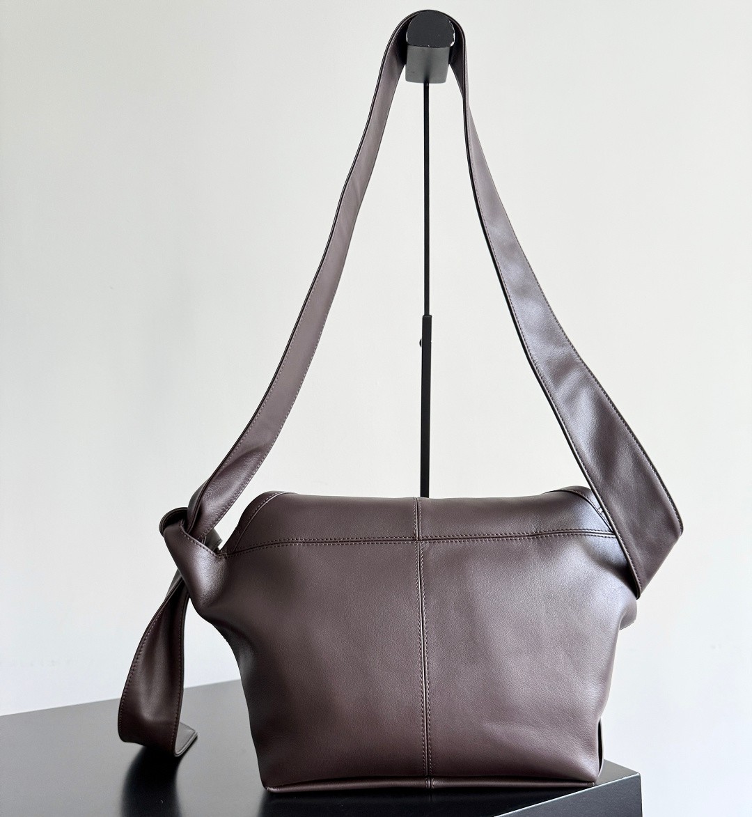 815807 Sawyer 小號牛皮款  巧克力棕色_4