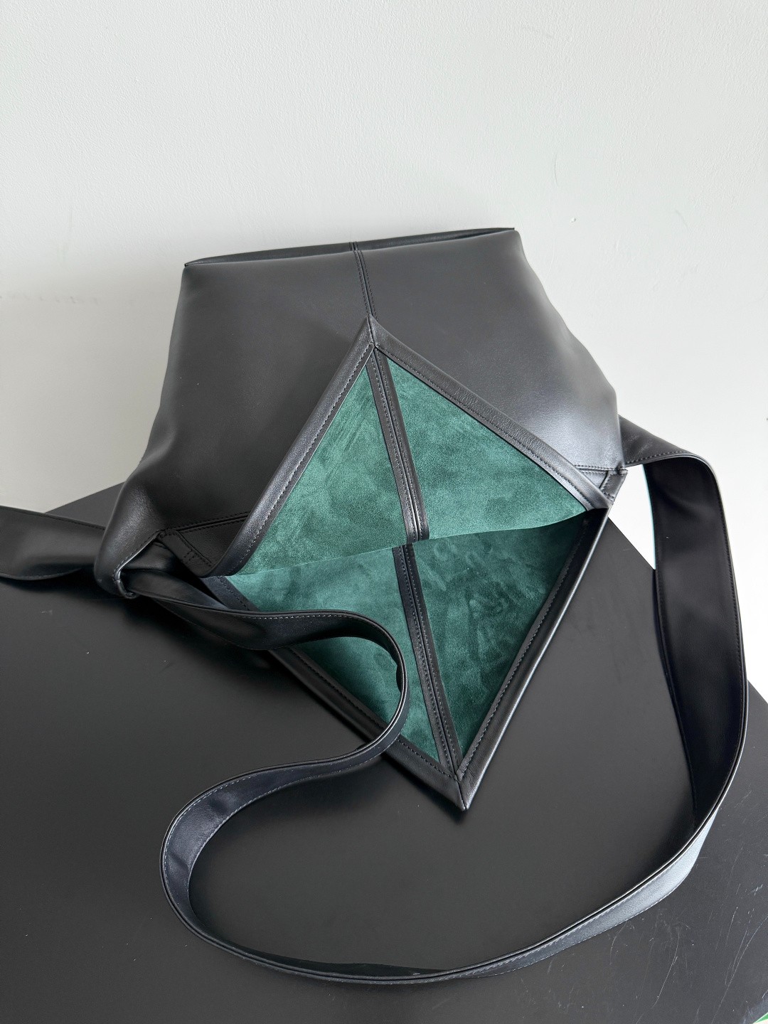 815807 Sawyer 小號牛皮款  黑色_8