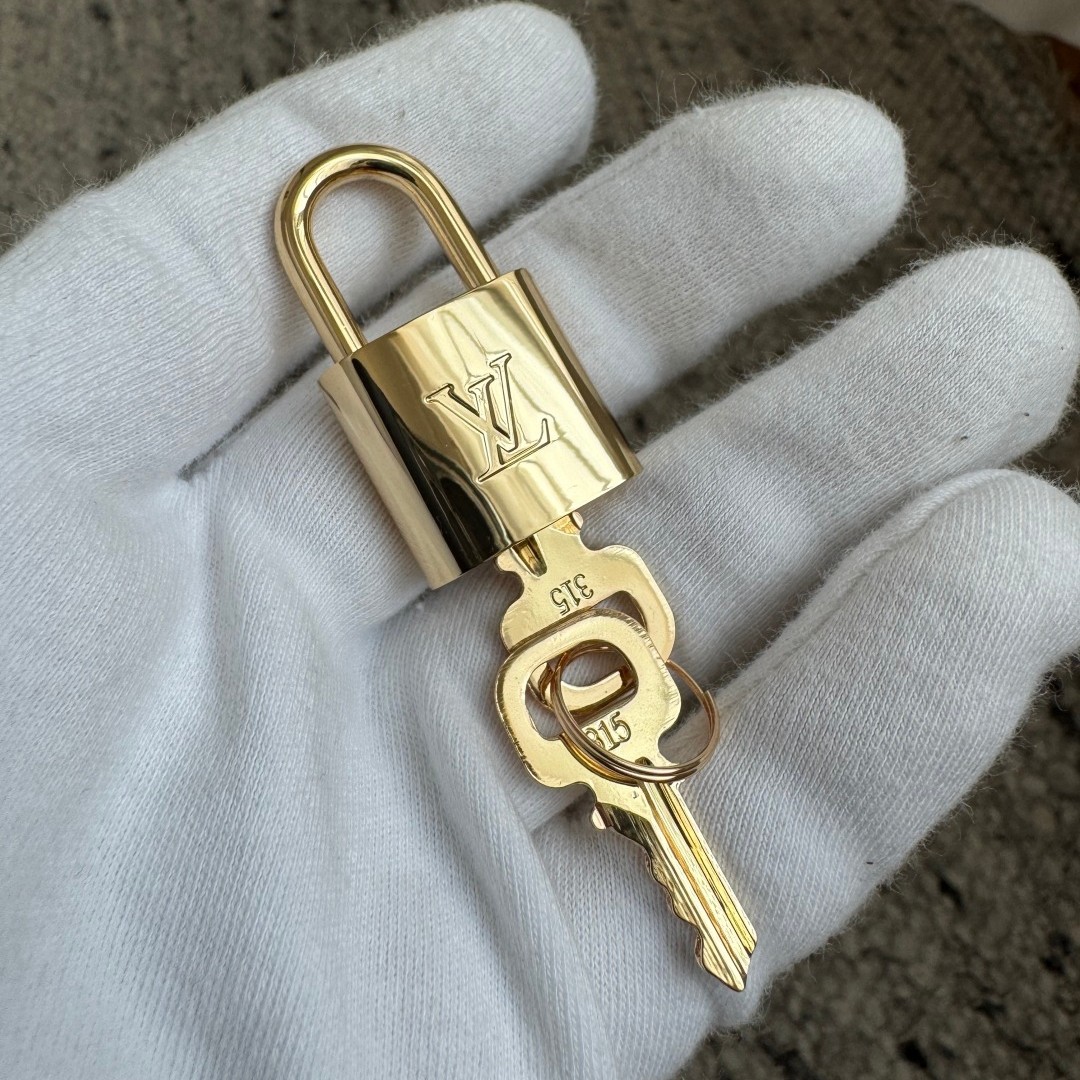 LvxTm Onthego中號白三彩Tote M13079_12