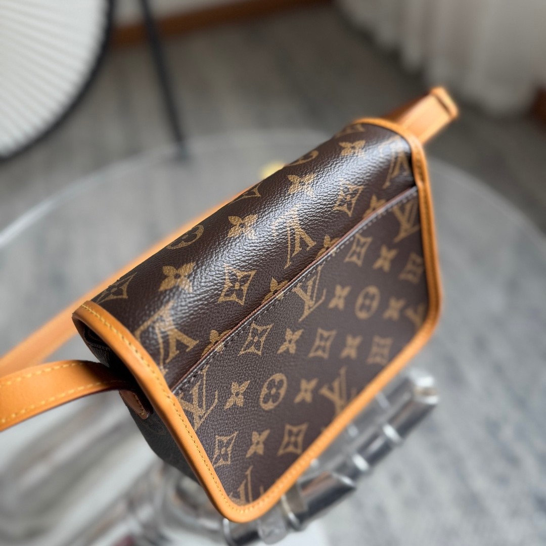 Satchel 迷你郵差包 M26805_6