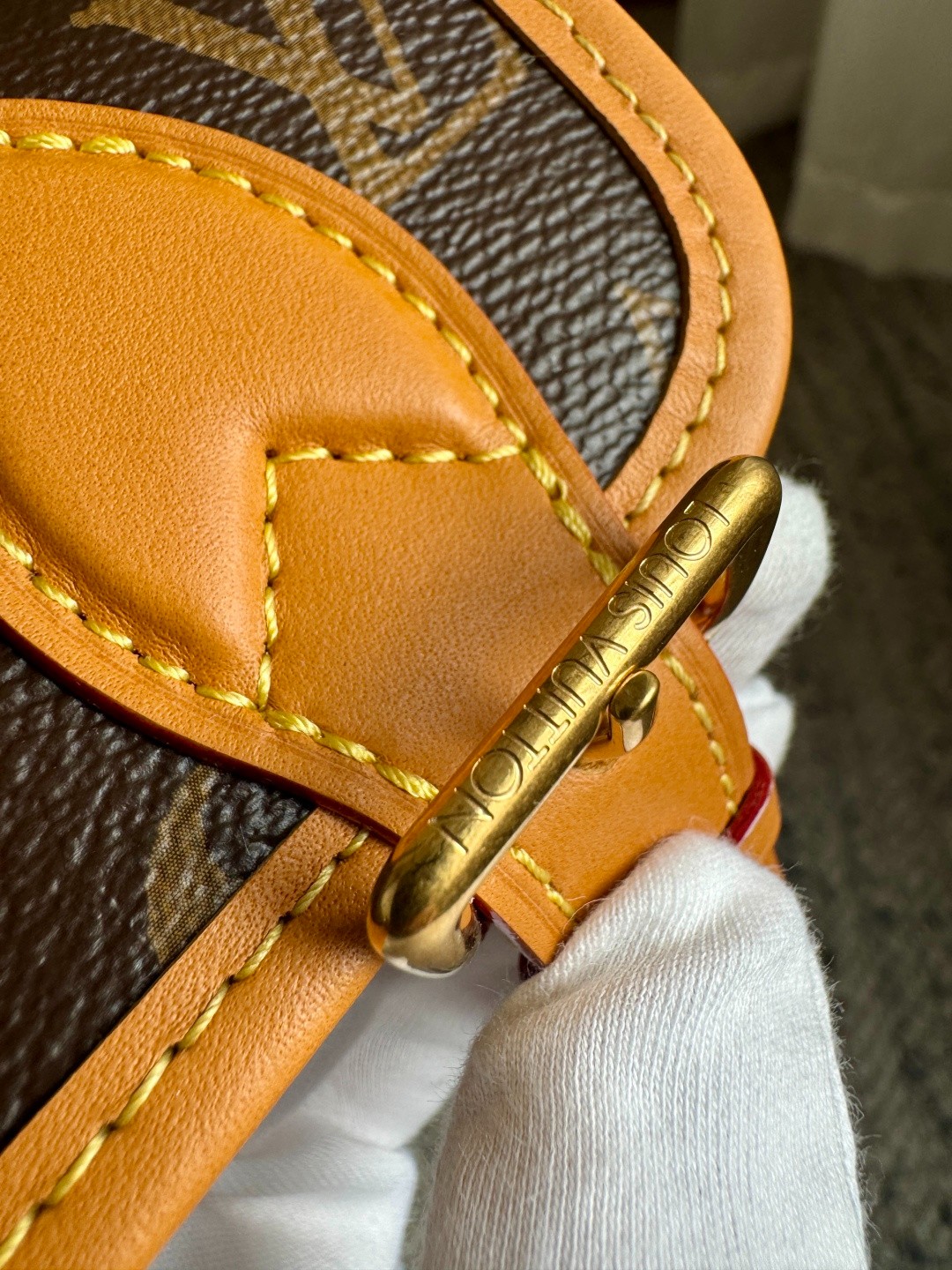 Satchel 迷你郵差包 M26805_12