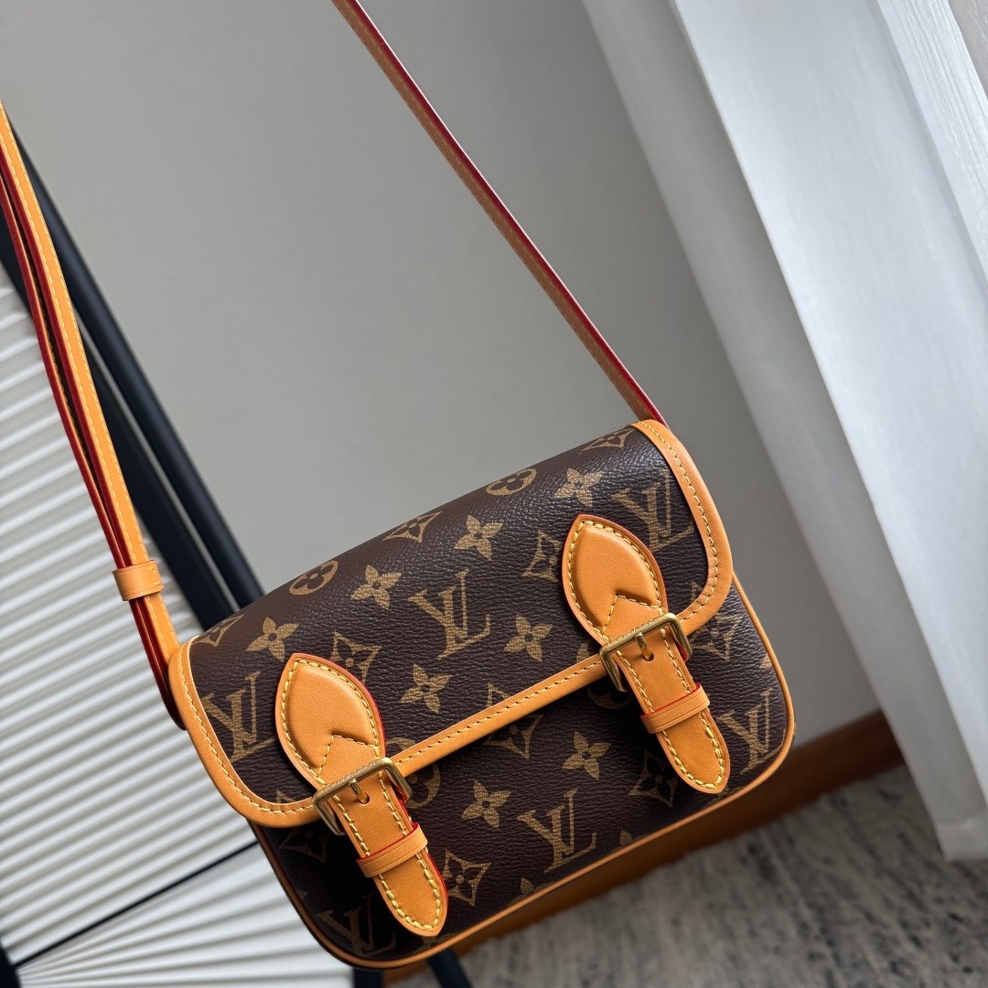 Satchel 迷你郵差包 M26805_11