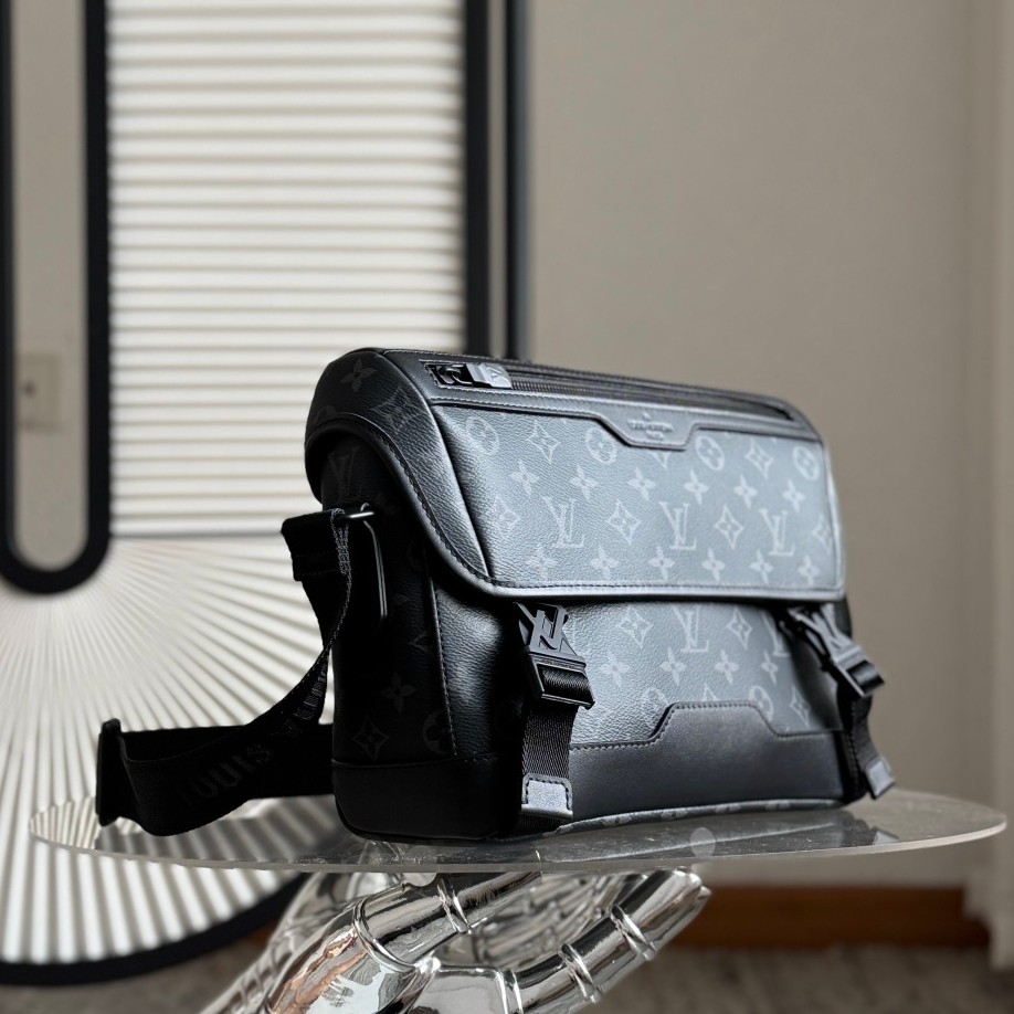 Voyager 小號郵差包 M12517_3