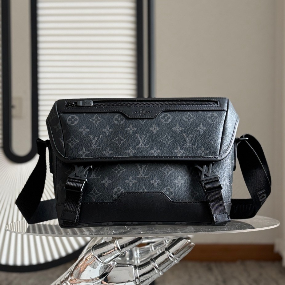 Voyager 小號郵差包 M12517