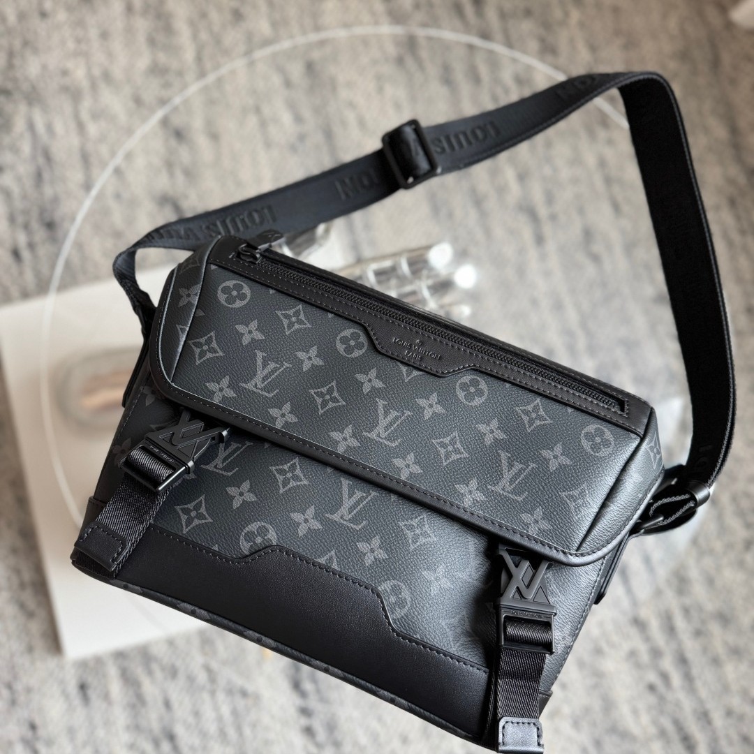 Voyager 小號郵差包 M12517_8