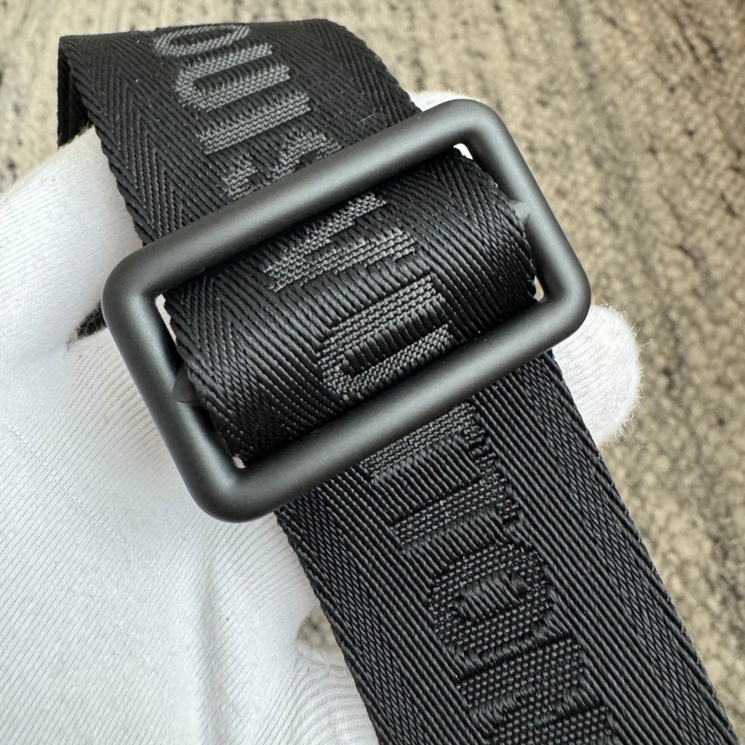 Voyager 小號郵差包 M12517_13