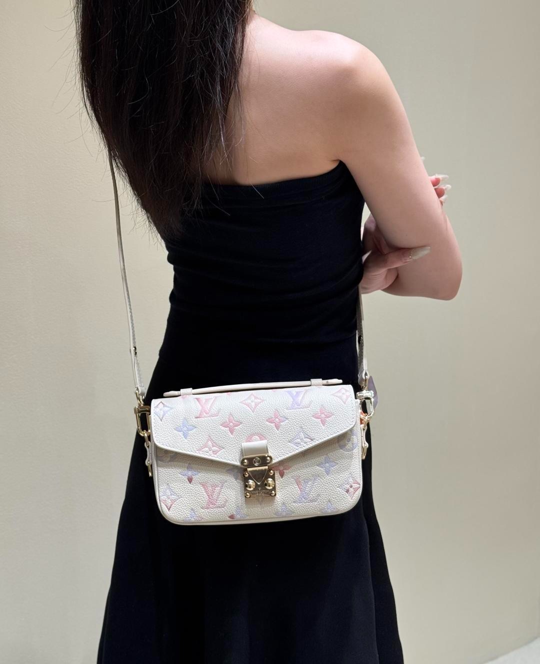 Pochette Métis East West M25682 漸變色小郵差_11