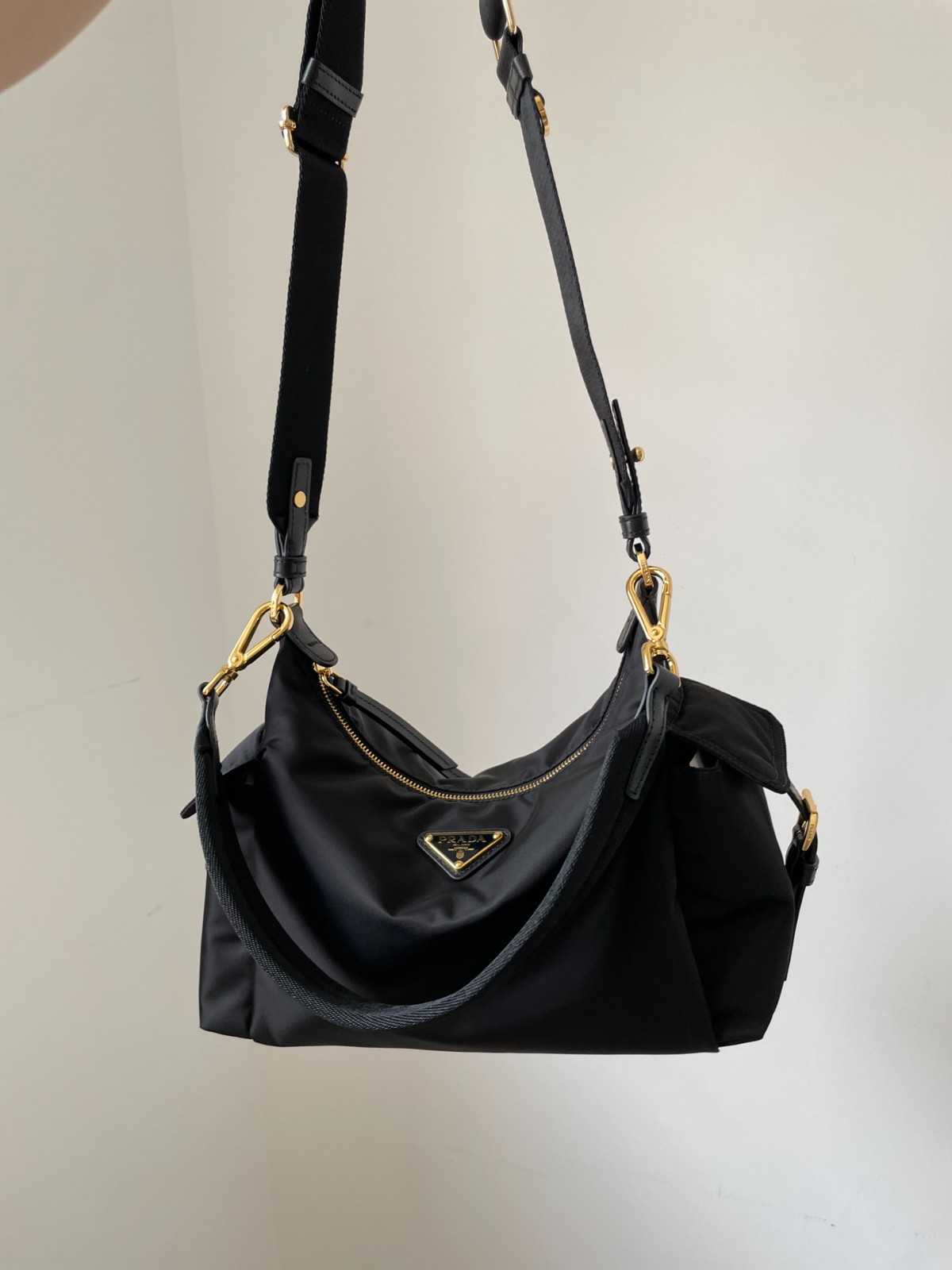 Explore Re-Nylon大號單肩包