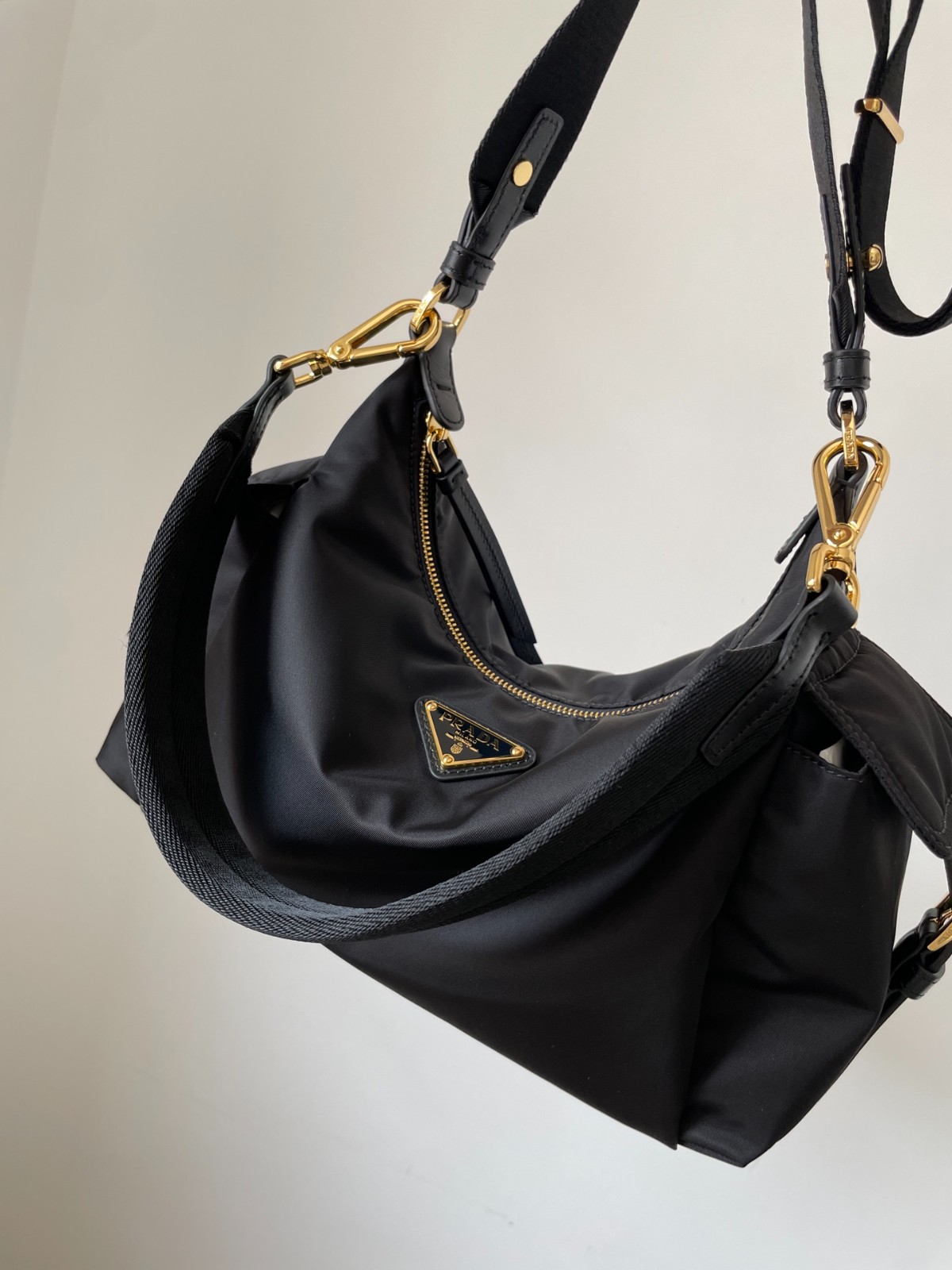 Explore Re-Nylon大號單肩包_5