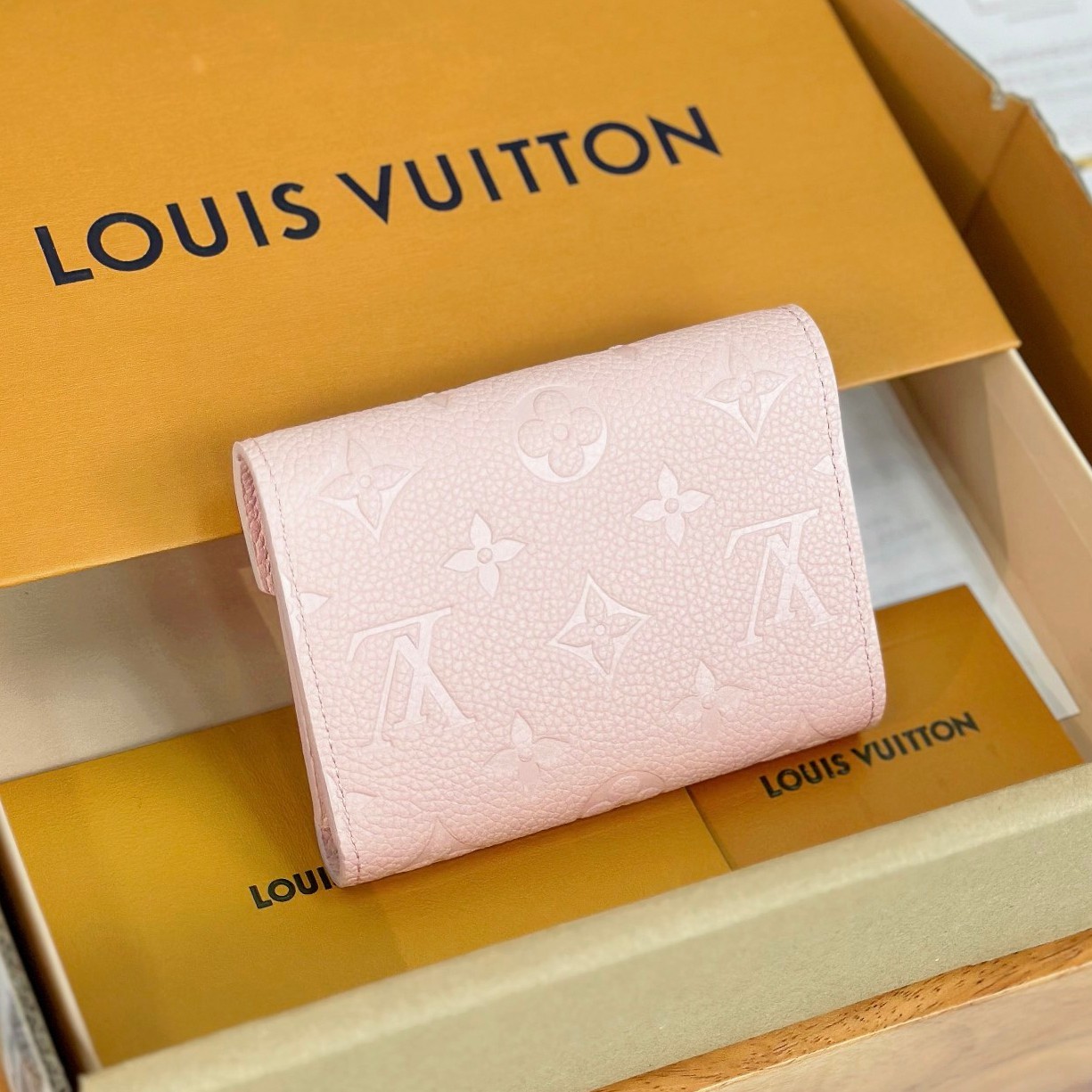 M26895 Victorine短夾Rose Opale_2