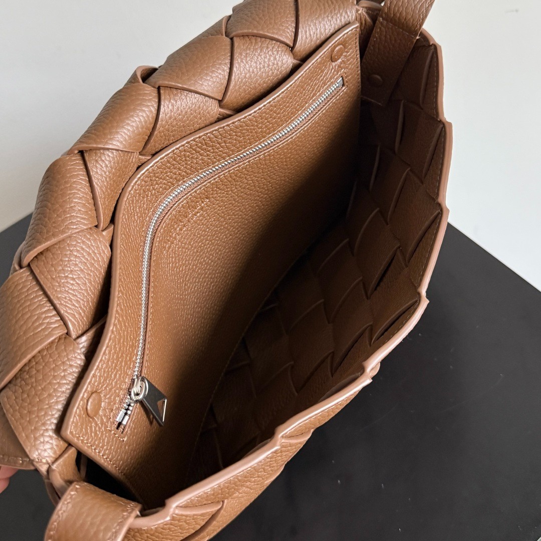 Diago大號斜挎包榛果棕_6