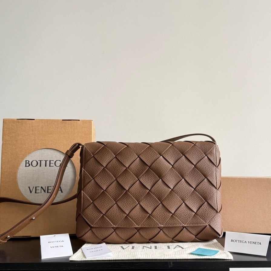 Diago大號斜挎包榛果棕