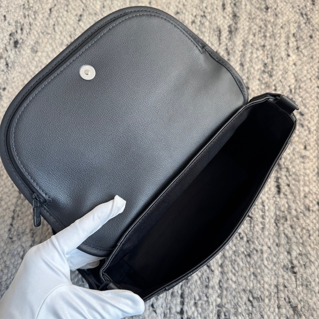 M14874 Pulse Messenger郵差包黑色_4