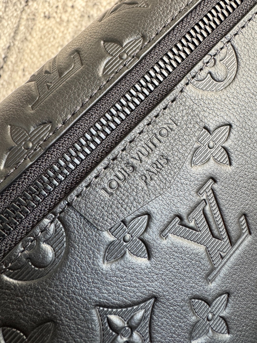 M14874 Pulse Messenger郵差包黑色_18