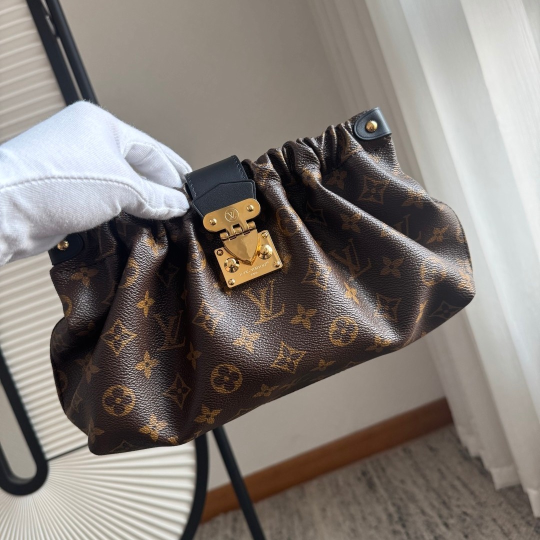 M27819 Pochette Sling小號雲朵包_10