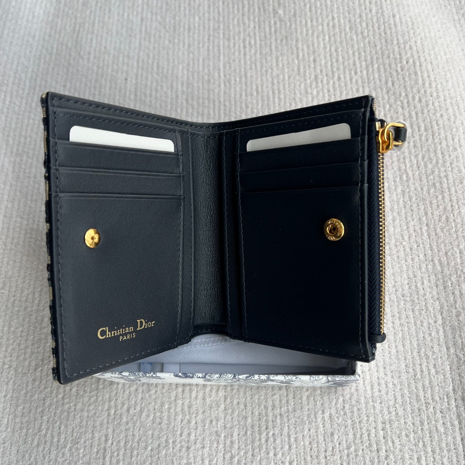 30 Montaigne Dahlia 錢包_10