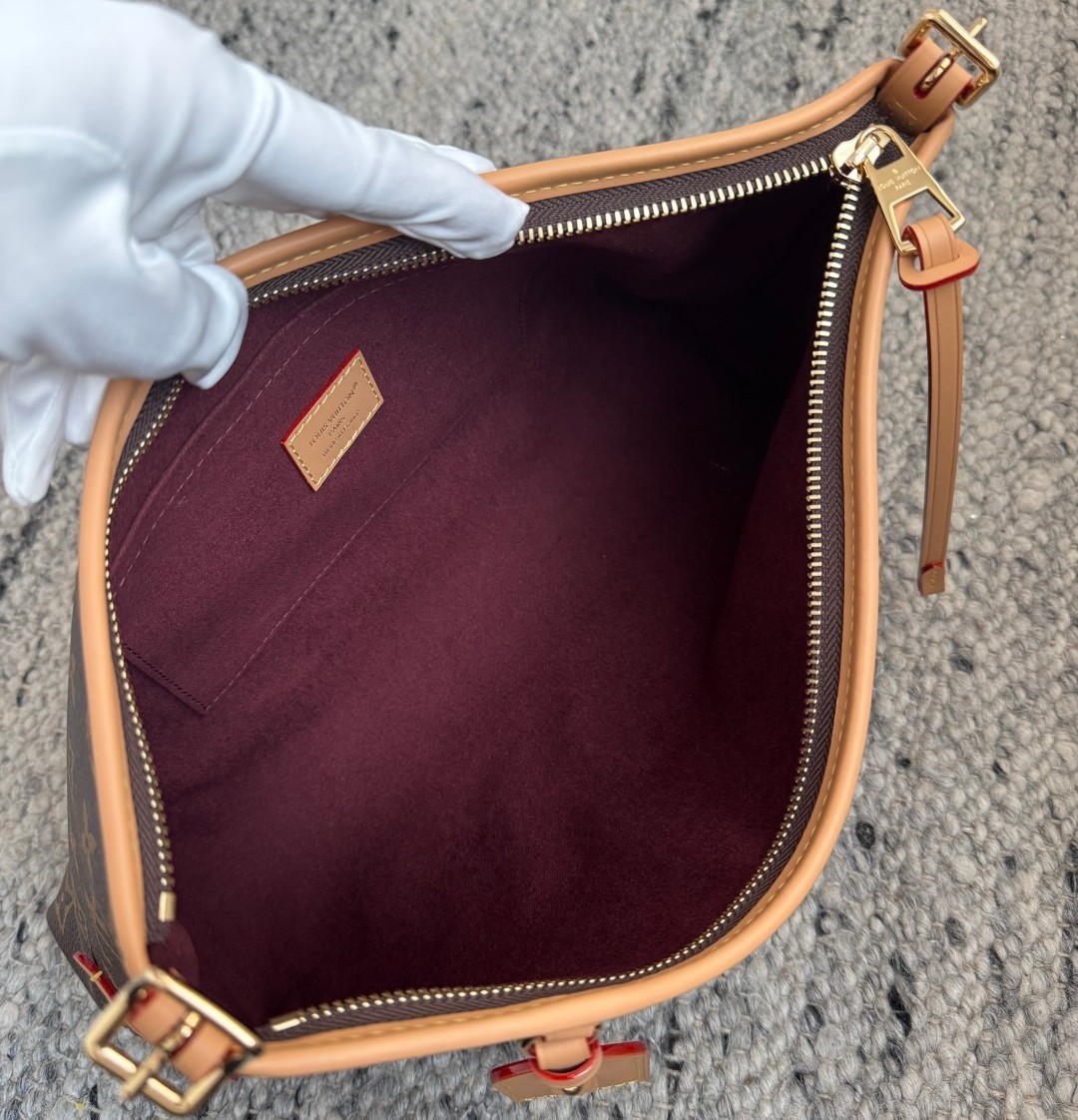 M28101 Carryall East West 手袋_3